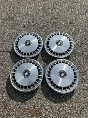 Tapacubos de 14 pulgadas Buick Century de fábrica 1985 a 1996 cubiertas de rueda bonitas Foto 1 de 4