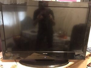 32” Celcus TV, Cash On Collection