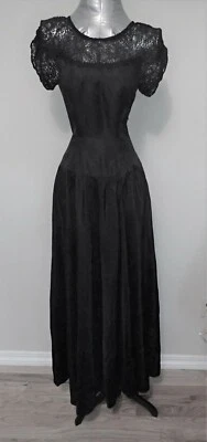 Vestido de Baile Negro Cintura Caída Años 30 40 De Colección Cuello de Encaje y Manga de Froche Falda de Barrido S Foto 1 de 4
