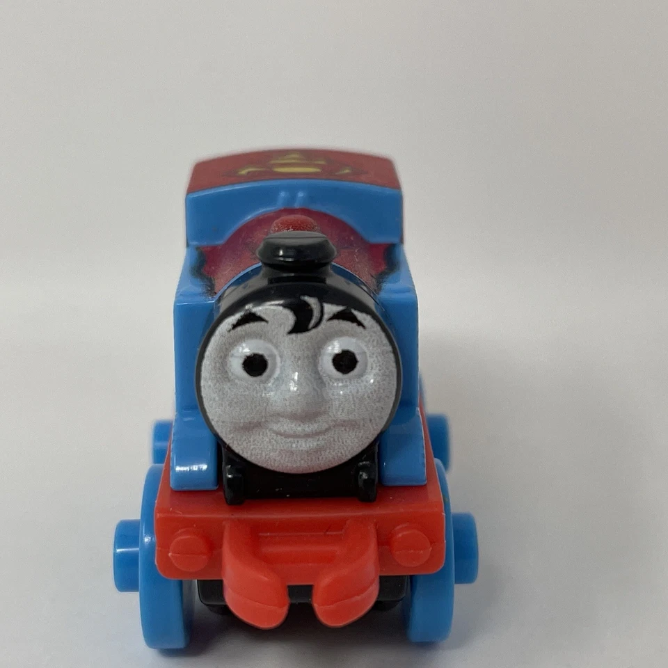 THOMAS & FRIENDS Minis Train Engine DC Thomas como SUPERMAN #1 - Imagem 1 de 4