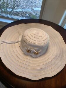 Scala Women's Sun Hat Floppy White Packable With Fabric Flowers Wire Brim