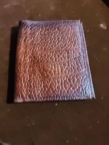 Leather Waller Nice Bill Fold Has Accents Of Color Around Wallet #MW16 - Picture 1 of 4