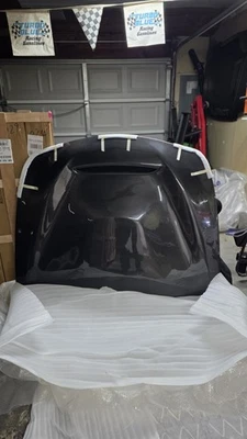 Cubierta del motor para Infiniti G37 ZT tipo capó delantero de fibra de carbono (sedán de 4 puertas) Foto 1 de 4