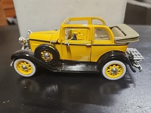 National Motor Museum Mint 1932 Ford Cabrio Limousine 1:32 China gelb - Bild 1 von 3