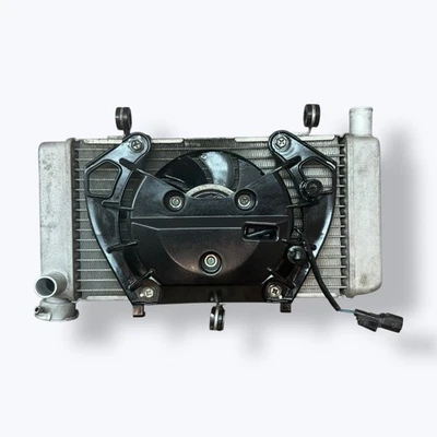 Conjunto de cubierta de ventilador de radiador Honda CBR500R 2016-2018 OEM 19010-MJW-J01 19020-MGS-D31 Foto 1 de 4