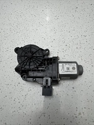 2011-2017 VOLKSWAGEN JETTA SEDAN REAR LEFT WINDOW MOTOR B457-8 - Изображение 1 из 4