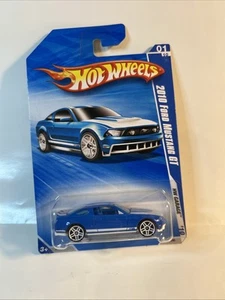 HOT WHEELS Garage Blue 2010 Ford Mustang GT 4.6L - Picture 1 of 6