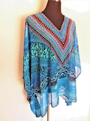   CAFTÁN GEORGETTE CUELLO EN V ESTAMPADO ANIMAL DIGITAL MUY EMBELLECIDO/TOP KS13 Foto 1 de 4