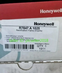 1 PC Nuevo Honeywell Controlador de Combustión Amplificador de Señal de Llama R7847A1025 - Imagen 1 de 2
