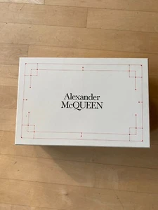 Alexander McQueen Caja de zapatos vacía almacenamiento papel de seda - Imagen 1 de 6