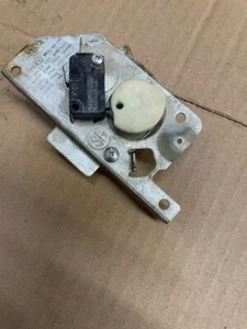 Whirlpool range door latch assy wpw10107820 - Picture 1 of 5