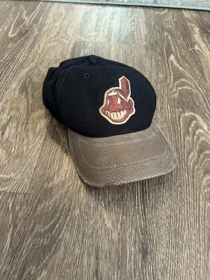 Sombrero de aguja americano de los Indios de Cleveland con logotipo mezcla de lana con tirantes Foto 1 de 4