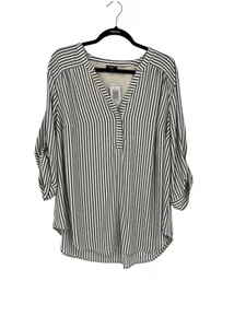 NWT Torrid Women’s plus 2X white/blue striped crew neck split 3/4 sleeve tunic - Picture 1 of 6