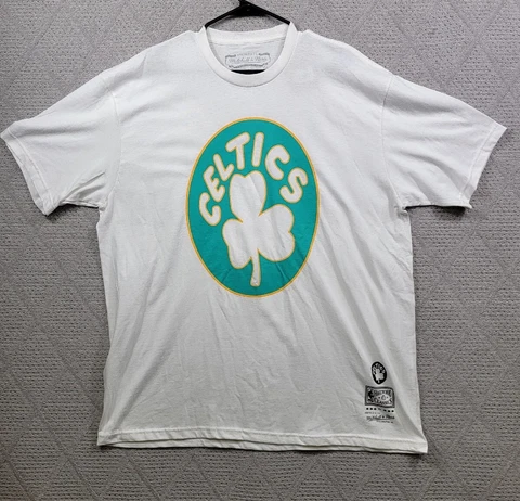 Boston Celtics Mitchell & Ness NBA Hardwood Classics T-Shirt Men’s Size 2XL Cover