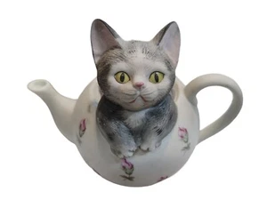 Mann Japan Kitty in Teacup Rotating Music Box Kitten - Picture 1 of 3