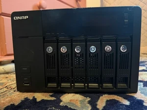 QNAP TS-659 Pro+ 6-Bay - Excellent condition, barely used  - Picture 1 of 3
