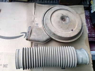 1988-1994 CHEVROLET C/K 1500 2500 SILVERADO BLAZER AIR CLEANER FILTER ASSEMBLY - Image 1 of 4