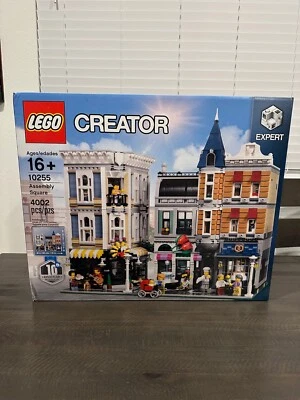 Retired Sealed LEGO set #10255 Assembly Square Modular Building - Image 1 of 4