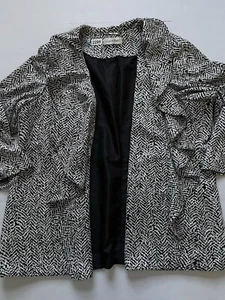 Chaqueta Calvin Klein Mujer 22W Negra Blanca Estampada Volantes Frente Abierto Topper - Imagen 1 de 7