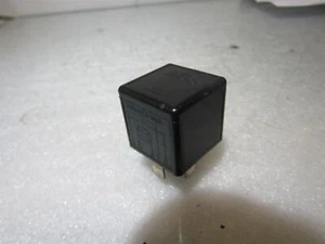 Jeep Cherokee XJ Pre-Facelift black relay ABS 56006771 V23134-B57-X177 - Picture 1 of 5