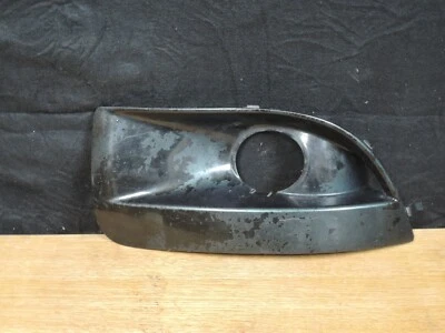 2004 2005 Subaru Impreza Wagon Front Right Bumper Fog Light Cover Bezel Trim OEM - Image 1 of 2