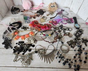 Moda Joyería Lote Collares Relojes Llaveros Pulseras Accesorios para el Cabello Lote - Imagen 1 de 18