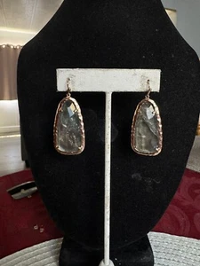 SIGNED KENDRA SCOTT Lynn Rose Gold TONE Grey Crystal Illusion Hook Earrings - Picture 1 of 13
