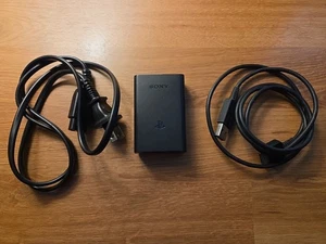 Original Sony PS Vita 1000 Netzteil mit beiden Kabeln - 100% OEM - Bild 1 von 1