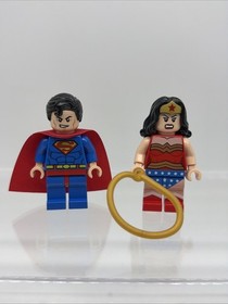 Lego DC comics Minifig lot SUPERMAN & WONDERWOMEN 6862