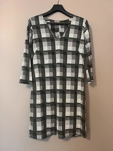 Esperance Paris Kleid mit Muster in Weiß, Grün und Schwarz Einheitsgröße - Bild 1 von 4
