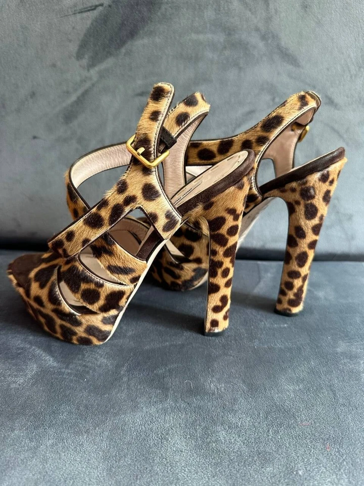 Sandalias de tacón alto con plataforma de pelo de pony con estampado animal Miu Miu talla 36 Foto 1 de 4
