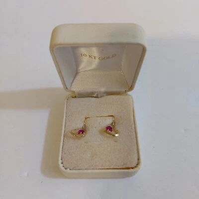 Vintage   10K Gold Garnett Heart Earrings - Image 1 of 4