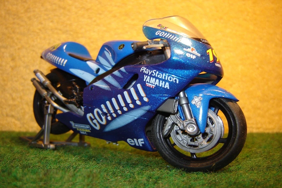 1:18 Yamaha YZR 500 O.Jacque 19 Go !!. 2001 MAJORETTE 00810 - Bild 1 von 1