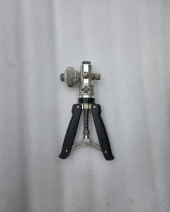 Si Instruments TP1-40 Hand Held Test Pump Pressure Calibrator - Picture 1 of 8