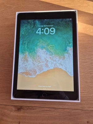 Apple ipad 6th Generation 2018 32GB  Wi-Fi Tablet Space Grey Boxed - Image 1 of 4