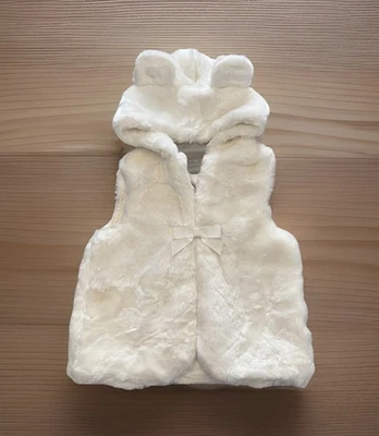 Colete Crazy 8 meninas 2T 3T pele sintética com capuz orelhas de urso macio outono inverno raro novo com etiquetas - Imagem 1 de 4