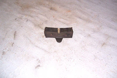 1974 Honda XR75 XR 75 K1 Fuel Tank Mount 17613-051-010 Foto 1 de 2