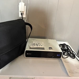 Sony VPL-DX15 Data Projector Color Projection, Carrying Case, Cables, Manuals - Picture 1 of 5