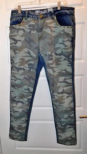 New DAZL Camo Blue Washed Jeweled Studded Embroidered Jeans sz 14 - Picture 1 of 7