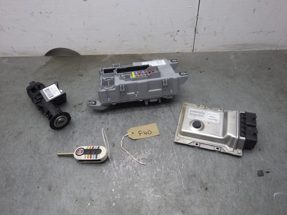 Fiat 500 1.2 2013 Lock Set ECU Fuse Box Ignition Barrel Key 51966064 F40 - Image 1 of 4