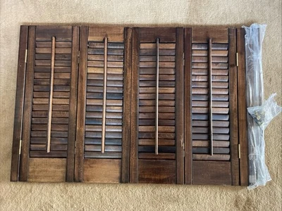 Persianas coloniales Allen + Roth 24" de alto por 35-37" de ancho tilo real caoba Foto 1 de 4