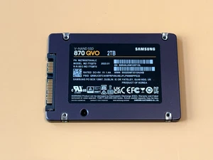 2TB Samsung 870 QVO Series MZ-77Q2T0 2,5'' SATA V-NAND Interne SSD - Bild 1 von 1