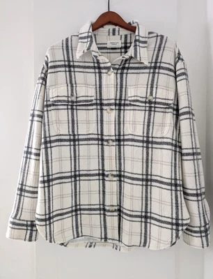 Xadrez AE Feminino Oversized Branco e Preto Lã & Love Shacket Tamanho M - Imagem 1 de 4