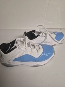Air Jordan 11 CMFT Juvenil Bajo UNC Blanco/Azul Universitario Talla 7y (sin caja) - Imagen 1 de 8
