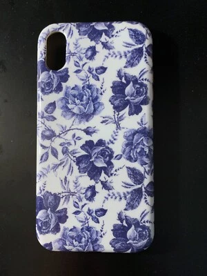 Capa Casely iPhone XR | Rosa à Fama Azul e Branco | Tipo de Capa Clássica - Imagem 1 de 2
