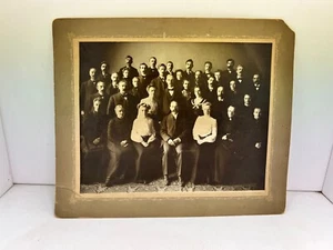Antique Late 1800s-Early 1900s Family Portrait Photograph - Historical - Picture 1 of 7