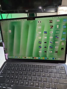 2022 macbook air m2, ram 8gb, 256gb storage. Read description, look at photos. - Picture 1 of 13