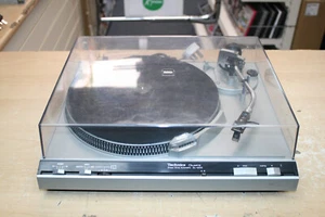 VINTAGE TECHNICS Quartz SL-5200 DIRECT DRIVE TURNTABLE - Picture 1 of 13