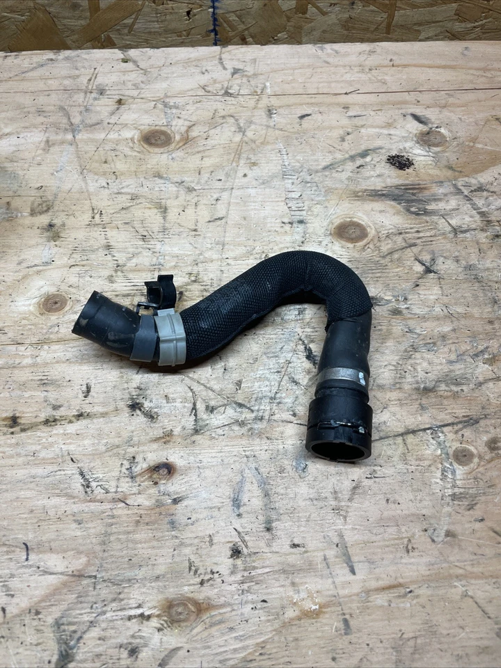 Manguera de refrigerante Audi Q7 2007-2015 7L8121073C Foto 1 de 3