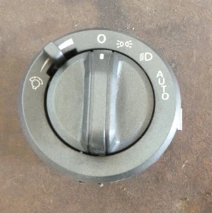 Holden Commodore VY VZ Headlight Switch - Picture 1 of 3